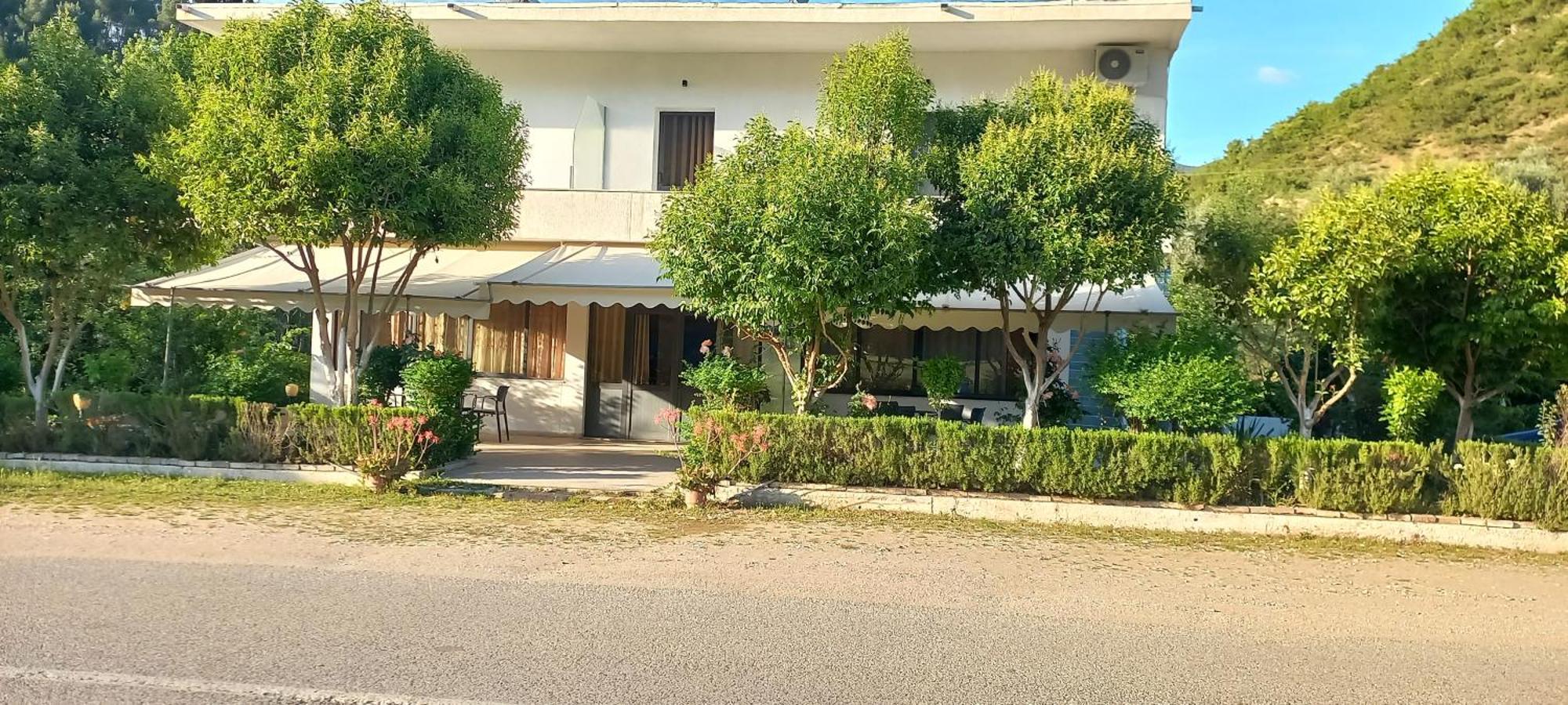 Hotel Eno Përmet Kültér fotó